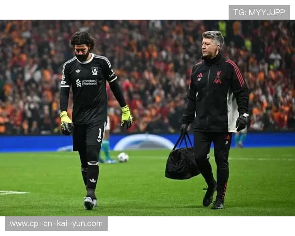 定位球策略:防守与进攻结合点,提升球队竞争力 定位球策略:防守与进攻结合点,提升球队竞争力