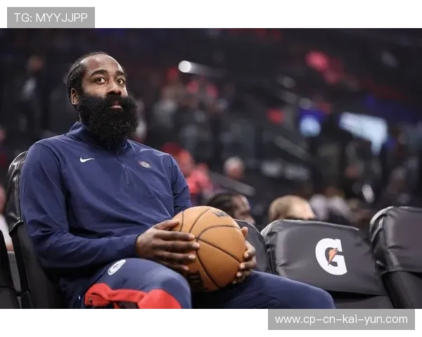 洛杉矶快船险胜洛杉矶湖人，詹姆斯·哈登弧顶干拔，比分拉锯到最后